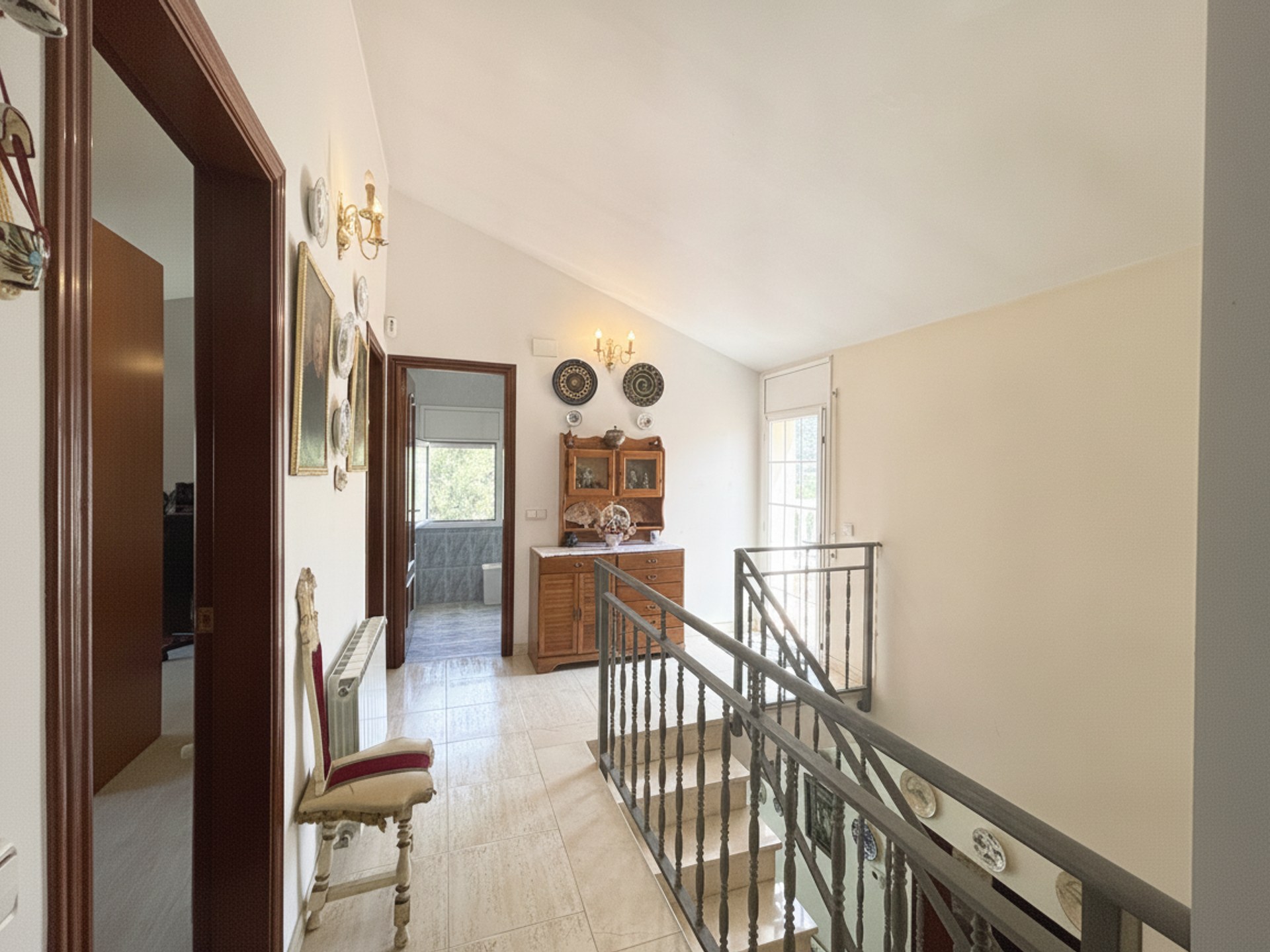 Espectacular casa con gran jardín, 5 habitaciones y vistas a la montaña. - Imagen 15