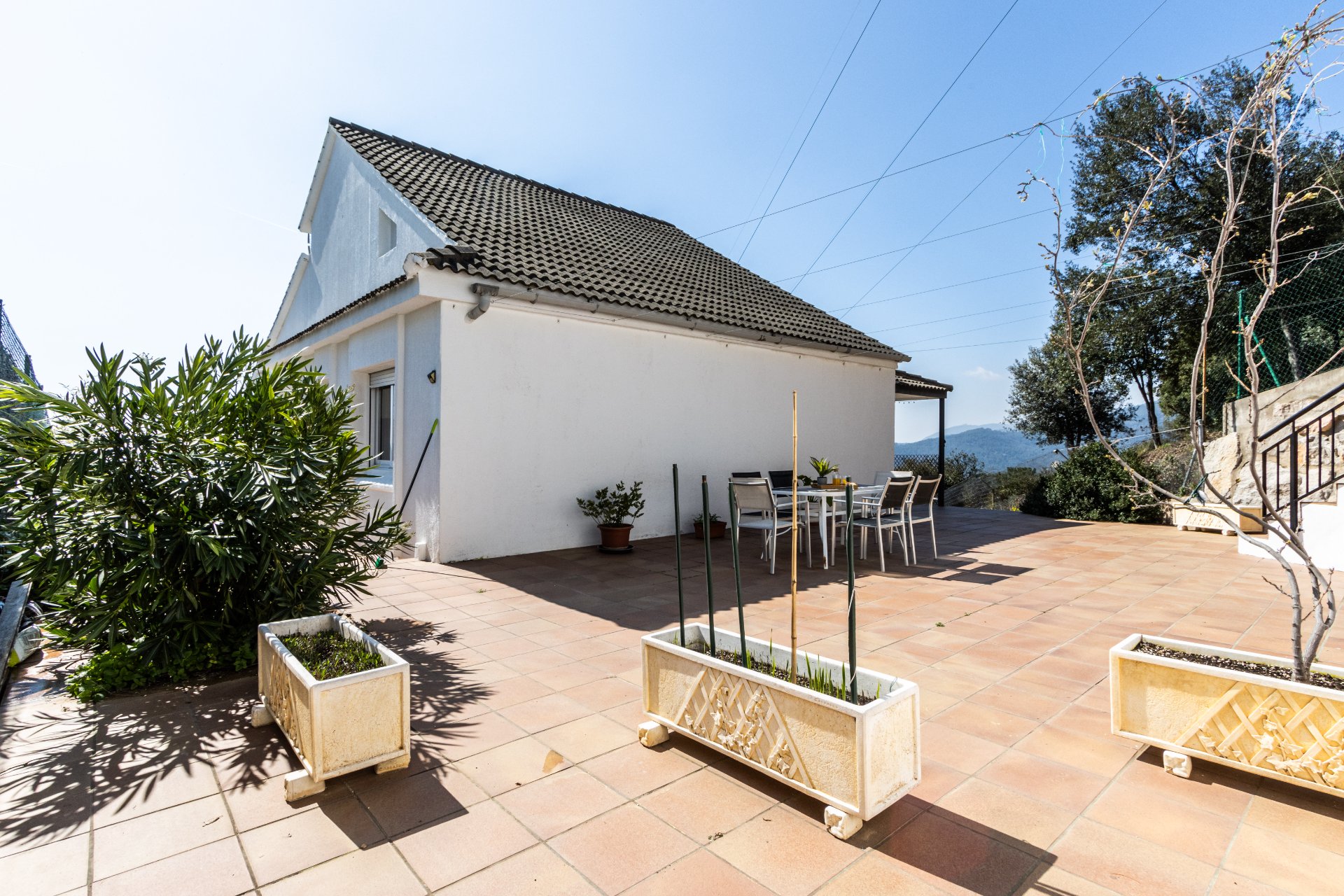 Exclusiva Casa Unifamiliar con Vistas Panorámicas en La Font dels Enamorats, Caldes de Montbui - Imagen 2