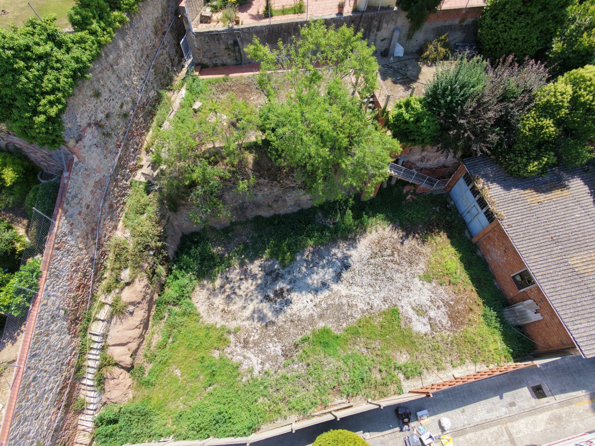 OPORTUNIDAD en el centro de Sant Feliu edificio 2 pisos y posibilidad de contruir 10/12 pisos en terreno anexo o casas paredadas - Imagen 5